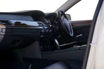 BMW 5 SERIES 4.8 550i V8 SE Steptronic Euro 4 4dr - Just 30,172 Miles / Elect