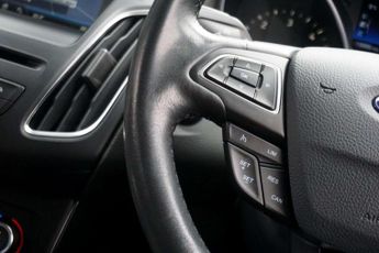 Ford FOCUS 1.5 TDCi Titanium Hatchback Diesel Powershift Euro 6 (s/s) 5dr -