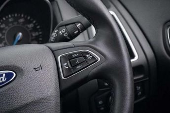 Ford FOCUS 1.5 TDCi Titanium Hatchback Diesel Powershift Euro 6 (s/s) 5dr -