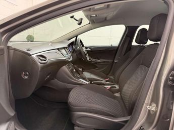 Vauxhall Astra 1.4i Turbo Design Hatchback 5dr Petrol Auto Euro 6 (s/s) (150 ps