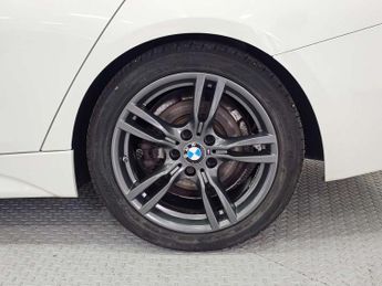 BMW 3 SERIES 2.0 320d M Sport Auto 5dr