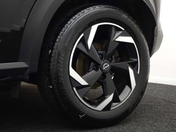 Nissan Juke 1.0 Juke N-Connecta DiG-T Semi-Auto 5dr