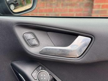 Ford Fiesta 1.0 Fiesta Zetec T Auto 5dr