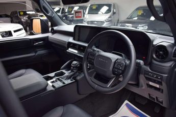 Toyota LAND CRUISER 2.8 Land Cruiser Commercial Auto 4WD 5dr