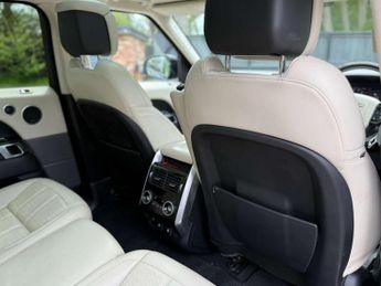 LAND ROVER RANGE ROVER SPORT 3.0 Range Rover Sport Autobiography Dynamic SDV6 Auto 4WD 5dr