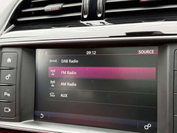 Jaguar F-PACE 2.0 F-PACE R-Sport AWD D Auto 4WD 5dr