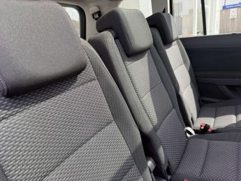 VOLKSWAGEN TOURAN 1.6 Touran SE Family TDI BlueMotion Technology Semi-Auto 5dr