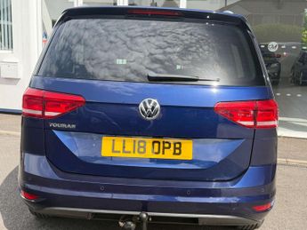 VOLKSWAGEN TOURAN 1.6 Touran SE Family TDI BlueMotion Technology Semi-Auto 5dr