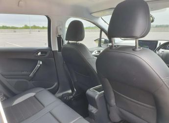 PEUGEOT 2008 1.6 2008 Allure e-HDi Semi-Auto 5dr
