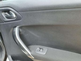 PEUGEOT 2008 1.6 2008 Allure e-HDi Semi-Auto 5dr