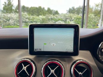 MERCEDES-BENZ GLA 2.1 GLA 220 AMG Line Premium+CDi 4Matic Auto 4WD 5dr