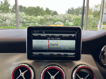 MERCEDES-BENZ GLA 2.1 GLA 220 AMG Line Premium+CDi 4Matic Auto 4WD 5dr