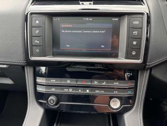 JAGUAR F-PACE 2.0 F-PACE R-Sport AWD i Auto 4WD 5dr