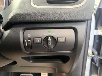 VOLVO V40 1.5 V40 R-Design T2 Auto 5dr
