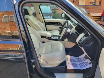 Land Rover Range Rover 3.0 SD V6 Vogue SUV 5dr Diesel Auto 4WD Euro 6 (s/s) (275 ps)