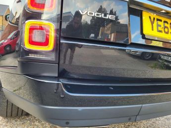 Land Rover Range Rover 3.0 SD V6 Vogue SUV 5dr Diesel Auto 4WD Euro 6 (s/s) (275 ps)