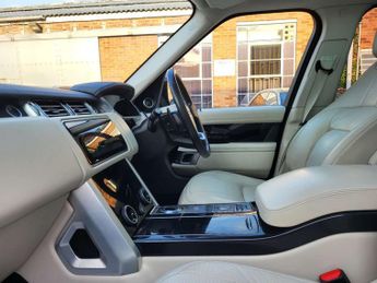 Land Rover Range Rover 3.0 SD V6 Vogue SUV 5dr Diesel Auto 4WD Euro 6 (s/s) (275 ps)