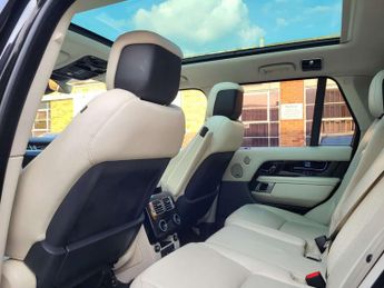 Land Rover Range Rover 3.0 SD V6 Vogue SUV 5dr Diesel Auto 4WD Euro 6 (s/s) (275 ps)