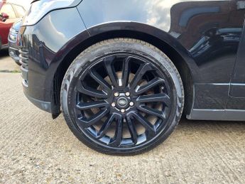 Land Rover Range Rover 3.0 SD V6 Vogue SUV 5dr Diesel Auto 4WD Euro 6 (s/s) (275 ps)