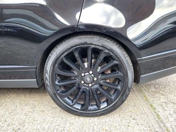 Land Rover Range Rover 3.0 SD V6 Vogue SUV 5dr Diesel Auto 4WD Euro 6 (s/s) (275 ps)