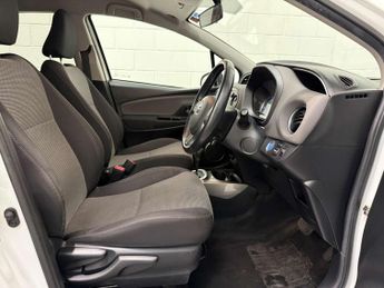 Toyota Yaris 1.5 VVT-h Icon Hatchback 5dr Petrol Hybrid E-CVT Euro 6 (s/s) (1