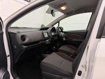 Toyota Yaris 1.5 VVT-h Icon Hatchback 5dr Petrol Hybrid E-CVT Euro 6 (s/s) (1
