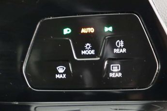 Volkswagen Golf 1.5 eTSI MHEV Life Hatchback 5dr Petrol Hybrid DSG Euro 6 (s/s) 