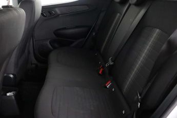 Hyundai i10 1.2 Premium Hatchback 5dr Petrol Auto Euro 6 (s/s) (84 ps)