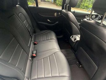 MERCEDES-BENZ GLC 2.0 GLC 250 AMG Line Premium+ 4Matic Auto 4WD 5dr
