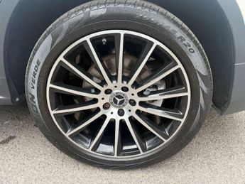 MERCEDES-BENZ GLC 2.0 GLC 250 AMG Line Premium+ 4Matic Auto 4WD 5dr