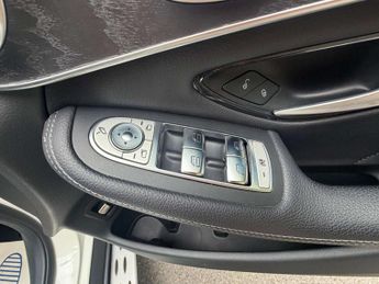 MERCEDES-BENZ GLC 2.0 GLC 250 AMG Line Premium+ 4Matic Auto 4WD 5dr