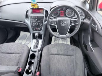 Vauxhall Astra 1.6 16V Design Sports Tourer 5dr Petrol Auto Euro 5 (115 ps)