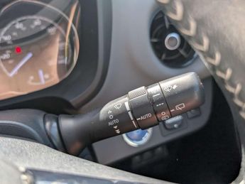 Toyota YARIS 1.5 Yaris Icon Tech Hybrid VVT-i CVT 5dr