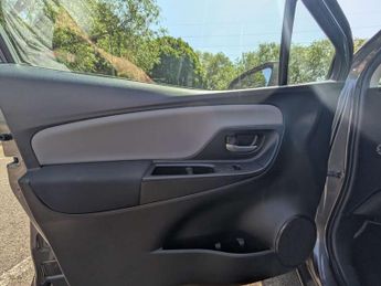 Toyota YARIS 1.5 Yaris Icon Tech Hybrid VVT-i CVT 5dr
