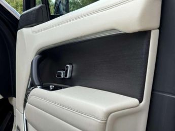 Land Rover RANGE ROVER 3.0 Range Rover Autobiography MHEV Auto 4WD 5dr