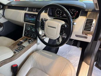 Land Rover Range Rover 3.0 SD V6 Vogue SUV 5dr Diesel Auto 4WD Euro 6 (s/s) (275 ps)