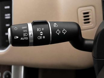Land Rover Range Rover 3.0 SD V6 Vogue SUV 5dr Diesel Auto 4WD Euro 6 (s/s) (275 ps)