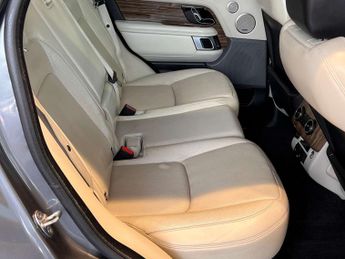 Land Rover Range Rover 3.0 SD V6 Vogue SUV 5dr Diesel Auto 4WD Euro 6 (s/s) (275 ps)