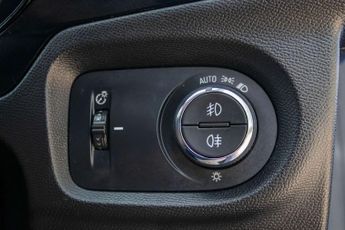 VAUXHALL CORSA Corsa E Elite Nav 5dr