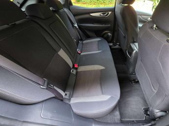 NISSAN QASHQAI 1.3 Qashqai N-Connecta DiG-T Semi-Auto 5dr