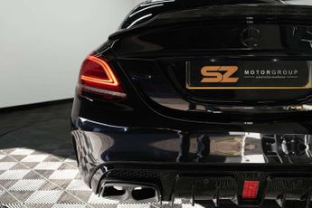 Mercedes-Benz C-CLASS 2.0 C 220 AMG Line D Auto 4dr