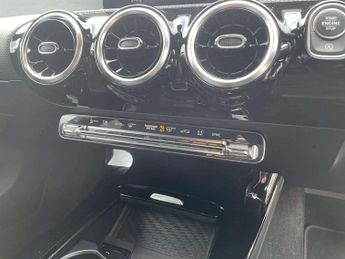 Mercedes-Benz CLA 2.0 CLA 220 AMG Line D Auto 5dr