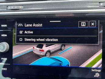 VOLKSWAGEN TIGUAN 2.0 Tiguan R-Line TDI Semi-Auto 5dr