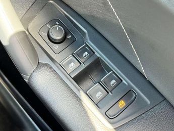 VOLKSWAGEN TIGUAN 2.0 Tiguan R-Line TDI Semi-Auto 5dr
