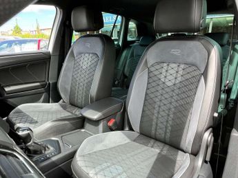 VOLKSWAGEN TIGUAN 2.0 Tiguan R-Line TDI Semi-Auto 5dr