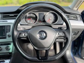 Volkswagen Passat 2.0 TDI BlueMotion Tech SE Business Saloon 4dr Diesel DSG Euro 6