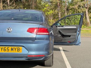 Volkswagen Passat 2.0 TDI BlueMotion Tech SE Business Saloon 4dr Diesel DSG Euro 6