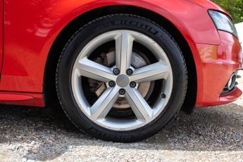 AUDI A4 2.0 A4 S Line TDI Auto 4dr