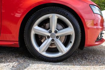 AUDI A4 2.0 A4 S Line TDI Auto 4dr