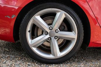 AUDI A4 2.0 A4 S Line TDI Auto 4dr